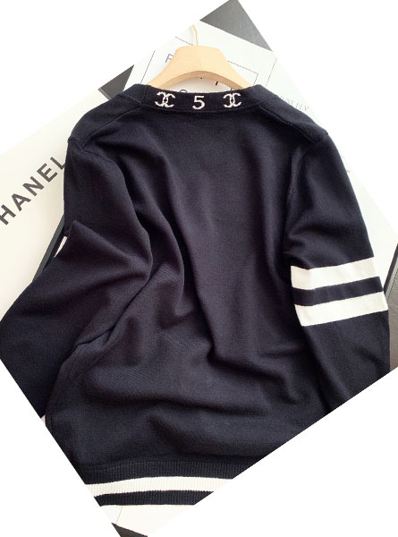 Chanel香奈儿新款刺绣针织开衫毛衣/黑色/白色