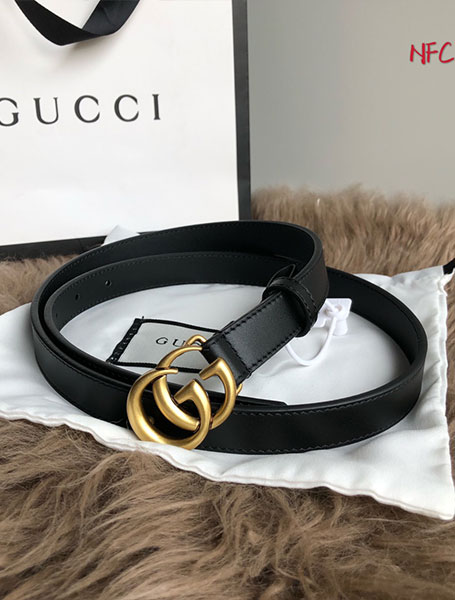 Gucci古驰2020春夏系列双G标识女士窄版黑色皮革腰带