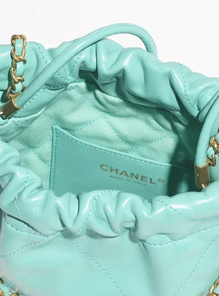 高仿Chanel女包 | 香奈儿2024新款包包 土耳其蓝色 亮面小牛皮与金色logo迷你垃圾包 流浪包
