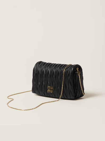 高仿MIUMIU包包 | A货缪缪包包 2024年MIUMIU新款 黑色Matelassé软羊革迷你手袋