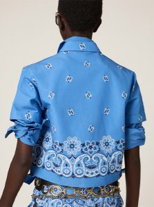 MIUMIU高仿女装 | 缪缪A货服装  2025夏季MIUMIU新款 蓝色印花粗纺府绸衬衫