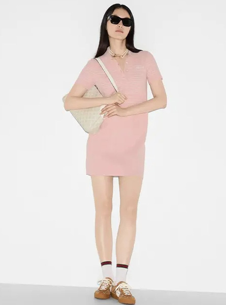 GUCCI高仿女装 | 古驰A货服装  2025夏季GUCCI新款 饰嵌花织物Polo衫式连衣裙