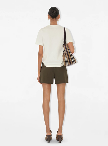 BURBERRY高仿女装 | 巴宝莉 A货服装 2025夏季BURBERRY新款 十字绣马术骑士徽标棉质 T 恤衫