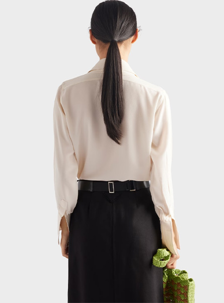 PRADA高仿女装 | 普拉达 A货服装  2025夏季PRADA新款 做旧马罗坎平纹绉衬衫