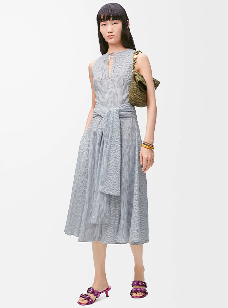 LOEWE高仿女装 | 罗意威A货服装  2025夏季LOEWE新款 棉质混纺裹身连衣裙