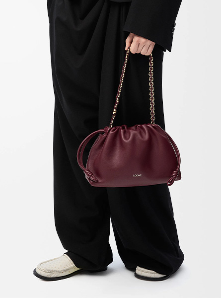 高仿LOEWE包包 | A货罗意威包包 2025年LOEWE新款 中号柔软纳帕羊皮革 深酒红 Flamenco Purse 手袋