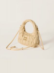 高仿MIUMIU包包 | A货缪缪包包 2025夏季MIUMIU新款 金盏花色 Wander Matelassé软羊革小号新月包