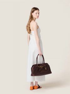 MIUMIU高仿女装 | 缪缪A货服装  2025夏季MIUMIU新款 象牙色 刺绣粗斜纹帆布长裙