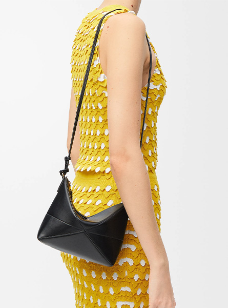 高仿LOEWE包包 | A货罗意威包包 2025年LOEWE新款 黑色 亮面纳帕牛皮革 Puzzle Fold pouch