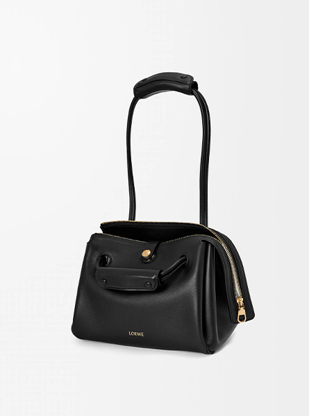 高仿LOEWE包包 | A货罗意威包包 2025年LOEWE新款 黑色 小号柔软牛皮革 Madrid 手袋