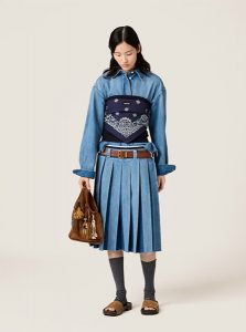 MIUMIU高仿女装 | 缪缪A货服装  2025夏季MIUMIU新款 浅蓝色褶皱牛仔裙