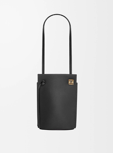 高仿LOEWE包包 | A货罗意威包包 2025年LOEWE新款 黑色 经典牛皮革骰子小袋