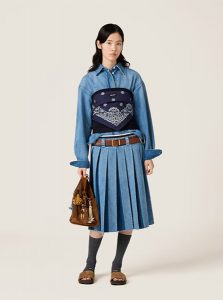 MIUMIU高仿女装 | 缪缪A货服装  2025夏季MIUMIU新款 浅蓝色牛仔衬衫