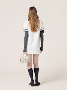 MIUMIU高仿女装 | 缪缪A货服装  2025夏季MIUMIU新款 白色粘合珠地布和科技针织连衣裙