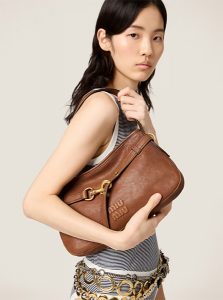 高仿MIUMIU包包 | A货缪缪包包 2025夏季MIUMIU新款 橡木色 Aventure Nappa皮革手袋