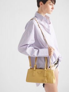 高仿PRADA包包 | A货普拉达女包 2025夏季PRADA新款中号Prada Galleria皮革手袋