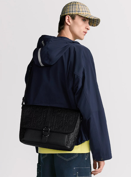 高仿DIOR包包 | A货迪奥男包 2025秋季DIOR新款 黑色大号 Dior Daily 翻盖信使包