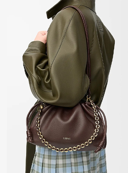 高仿LOEWE包包 | A货罗意威女包 2025早秋新款 布朗尼深棕中号柔软纳帕羊皮革 Flamenco Purse 手袋