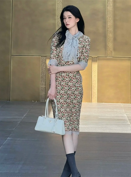 高仿PRADA包包 中号Prada Galleria皮革手袋 乔欣千金感好足❗️优雅时髦的Prada女孩🌻