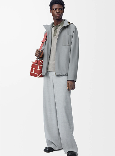LOEWE高仿男装 | 罗意威A货服装  2025早秋新款 浅灰色棉质连帽夹克