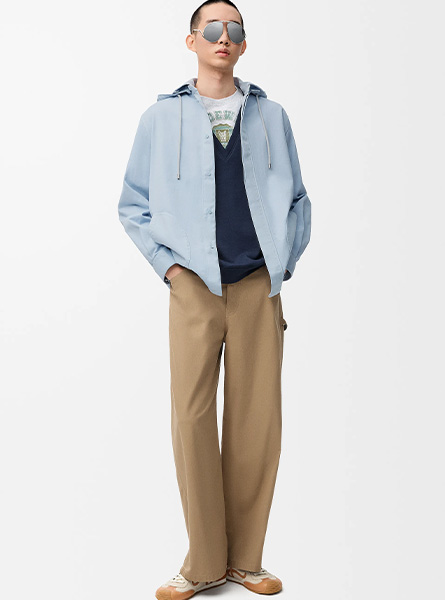 LOEWE高仿男装 | 罗意威A货服装  2025早秋新款 浅蓝色棉质连帽外套衬衫