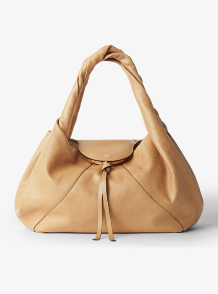 高仿FENDI包包 米色FENDI Spy大号手袋 孟子义 in FENDI 新款Spy包包 孟姐穿搭