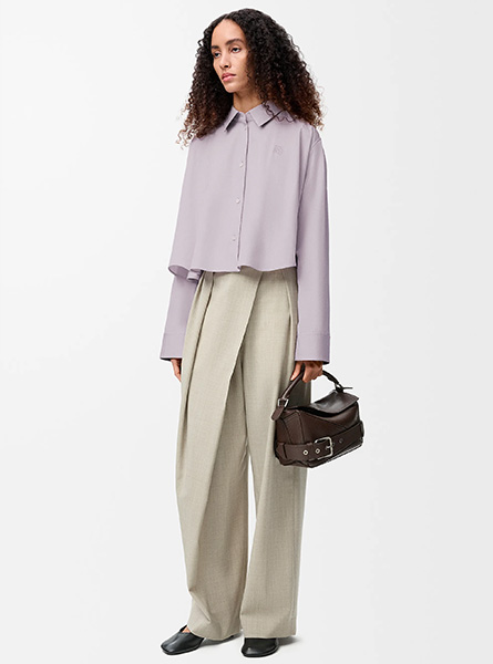LOEWE高仿女装 | 罗意威A货服装  2025早秋LOEWE新款 淡紫色棉质梯形衬衫