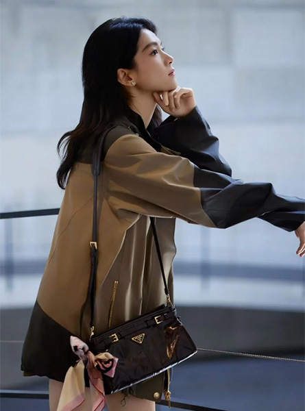 高仿PRADA包包 Prada Bonnie小号皮革单肩包 Prada品牌大使陈昊宇身着Prada