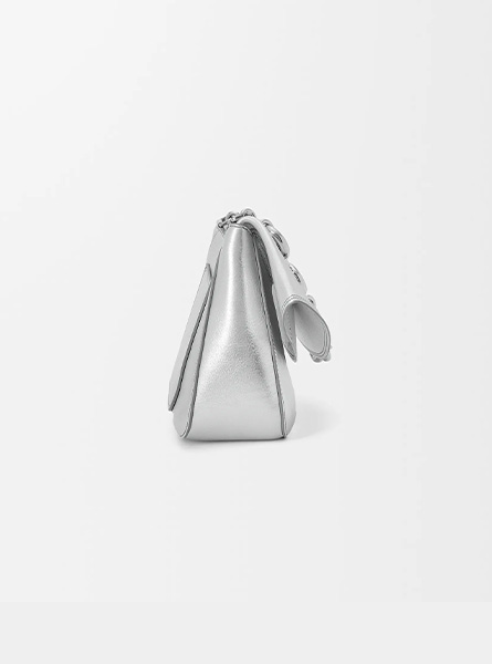 高仿LOEWE包包 | A货罗意威女包 2025早秋新款 银色中号层压牛皮革 Ola 手袋
