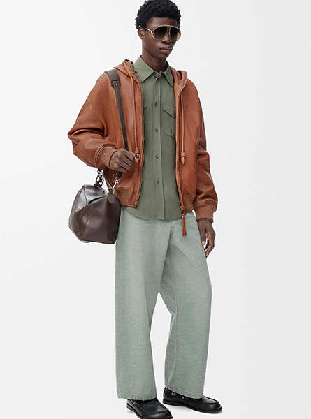 LOEWE高仿男装 | 罗意威A货服装  2025早秋新款 卡其绿色粘胶纤维混纺衬衫