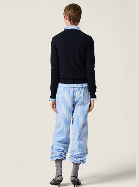 MIUMIU高仿女装 | 缪缪A货服装  2025秋冬MIUMIU新款 蓝色羊绒开衫