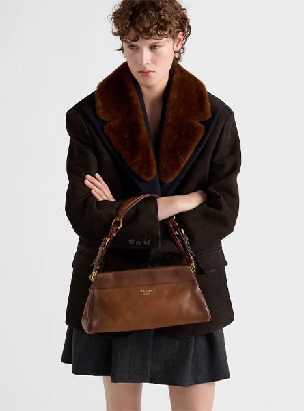 高仿PRADA包包 | A货普拉达女包 2025秋冬PRADA新款 干邑色Prada Enchaîné 中号皮革手袋