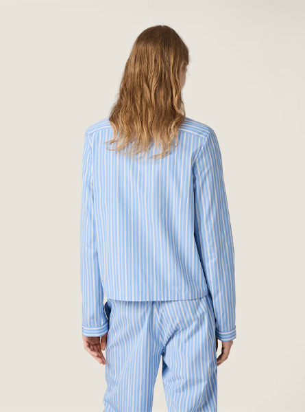 MIUMIU高仿女装 | 缪缪A货服装  2025秋冬MIUMIU新款 浅蓝色条纹府绸睡衣衬衫
