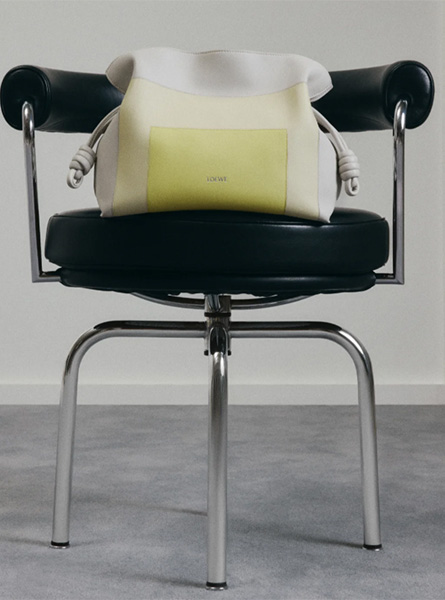 高仿LOEWE包包 中号纳帕牛皮革 Flamenco 手拿包 陈都灵 七夕系列 让爱上演