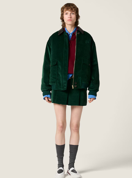 MIUMIU高仿女装 | 缪缪A货服装  2025秋冬MIUMIU新款 台球绿 填充效果灯芯绒夹克