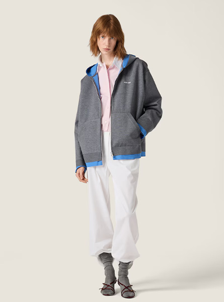 MIUMIU高仿女装 | 缪缪A货服装  2025秋冬MIUMIU新款 灰色粘合针织夹克