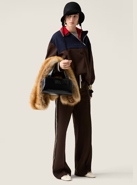 MIUMIU高仿女装 | 缪缪A货服装  2025秋冬MIUMIU新款 可可棕 拉链卫衣