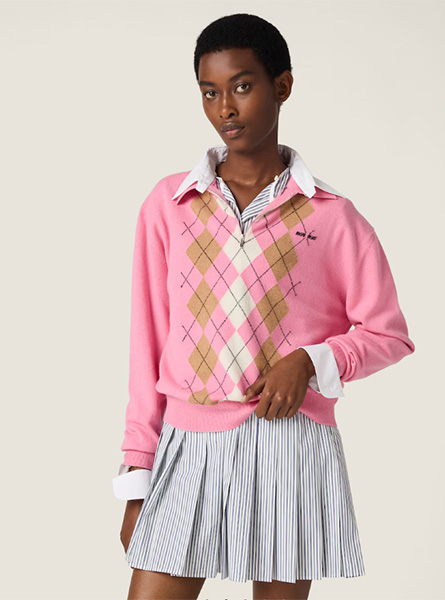 MIUMIU高仿女装 | 缪缪A货服装  2025秋冬MIUMIU新款 粉红色 羊绒半拉链Polo衫