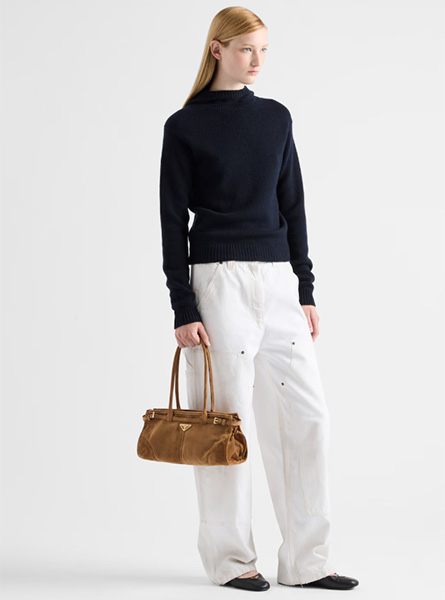 高仿PRADA包包 | A货普拉达女包 2025秋冬PRADA新款 肉桂色 中号绒面皮革手袋