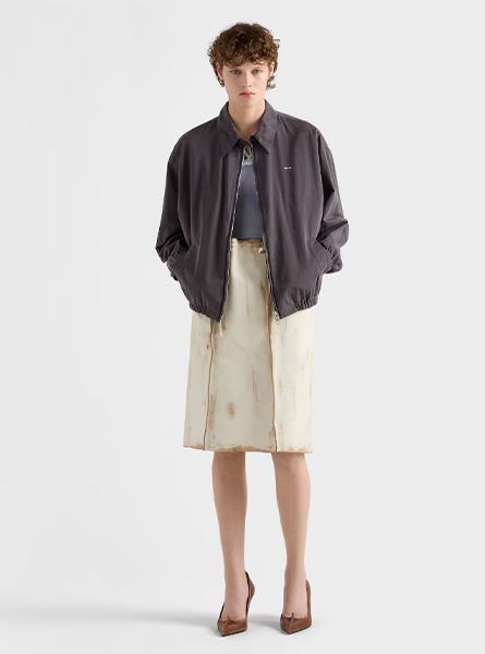 PRADA高仿女装 | 普拉达 A货服装  2025秋冬PRADA新款 烟灰色 华达呢短夹克