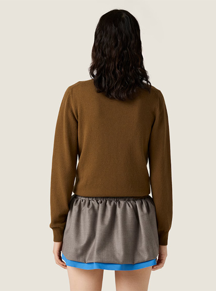 MIUMIU高仿女装 | 缪缪A货服装  2025秋冬MIUMIU新款 烟草色 带领羊绒开衫