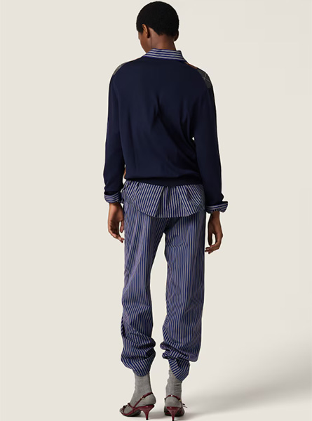 MIUMIU高仿女装 | 缪缪A货服装  2025秋冬MIUMIU新款 蓝色V领羊毛毛衣