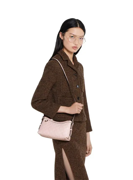 高仿GUCCI包包 | A货古驰女包 2025秋冬GUCCI新款 粉色GG Emblem系列小号肩背包