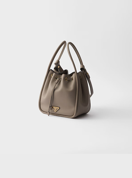 高仿PRADA包包 | A货普拉达女包 2025秋冬新款 黏土色Prada Darling 皮革迷你水桶包