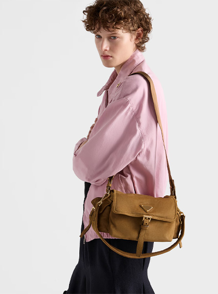 高仿PRADA包包 | A货普拉达女包 2025秋冬PRADA新款 肉桂色Prada Explore中号绒面皮革单肩包