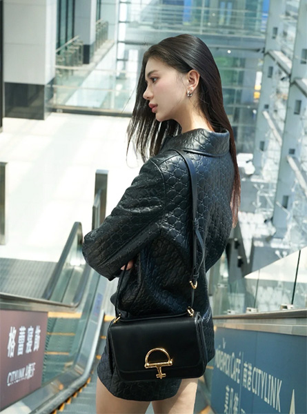 高仿GUCCI包包 Gucci Siena系列小号肩背包 演員鄭芯恩 x Gucci 新款搭配