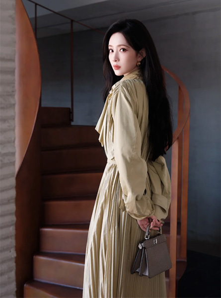 高仿FENDI包包 鸽灰色Selleria手袋 孟子义 同款包包