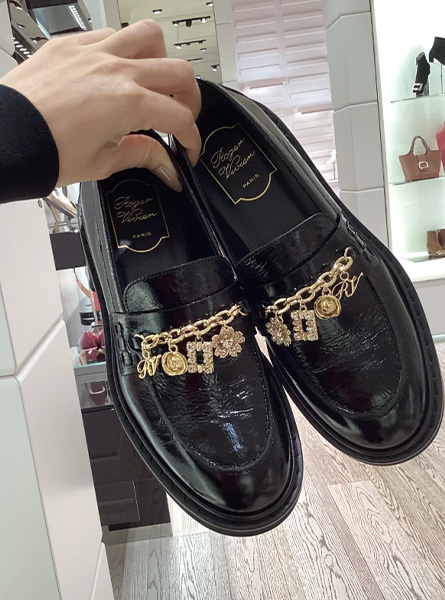 高仿Roger Vivier 鞋 RV | 玫瑰妙趣，纷呈而至 代言人辛芷蕾