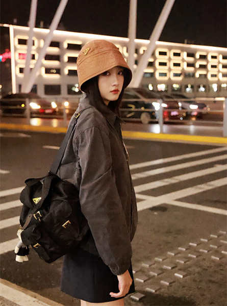 高仿PRADA女装 关晓彤参加 PRADA 2026春夏大秀出发图