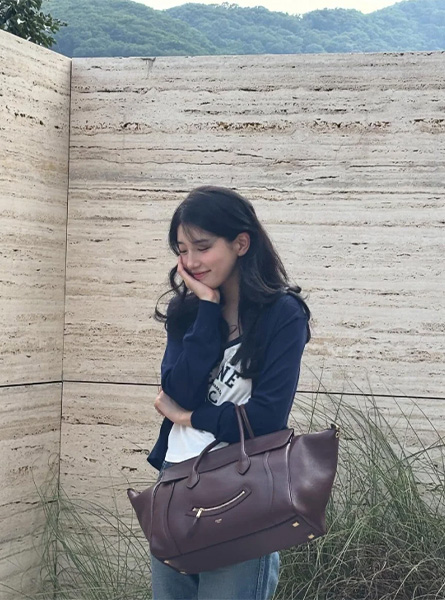 高仿CELINE包包 SMILING NEW LUGGAGE中号手袋 秀智同款包包